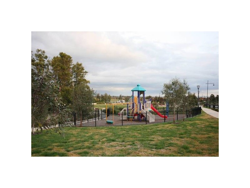 44 Volta Lane, Pakenham VIC 3810