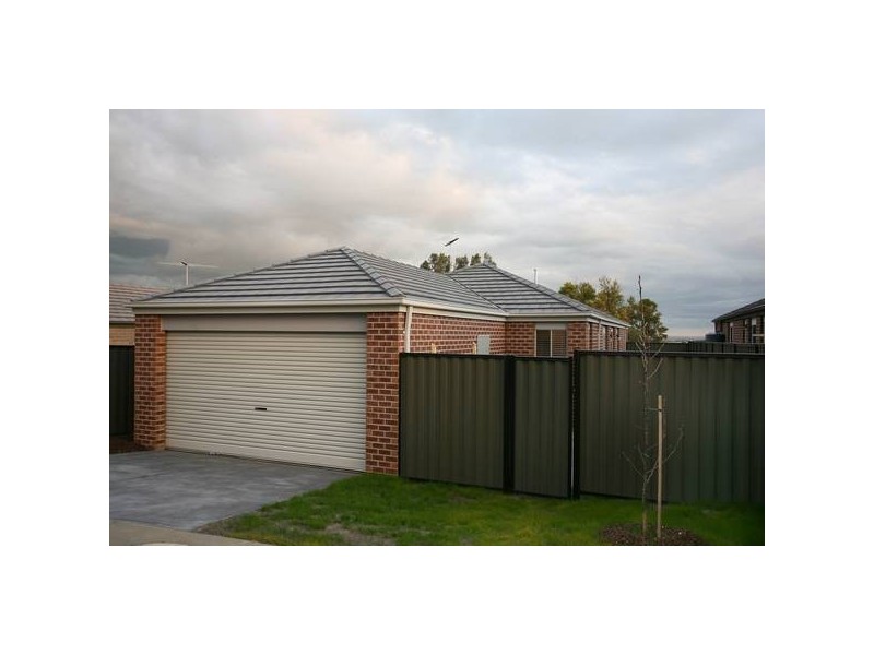 44 Volta Lane, Pakenham VIC 3810