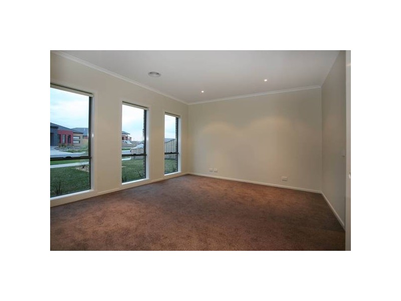 40 Banjo Patterson Drive, Pakenham VIC 3810