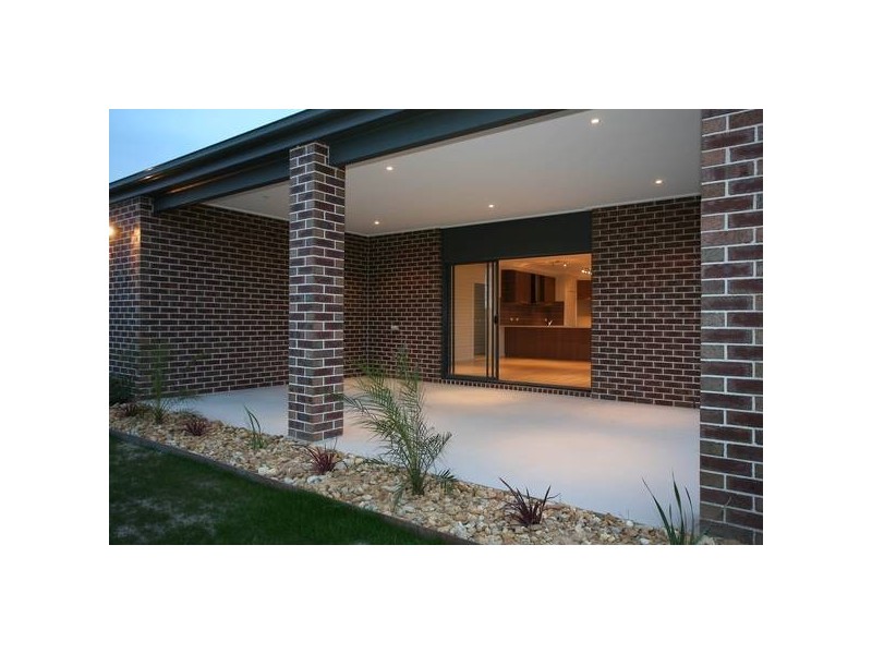 40 Banjo Patterson Drive, Pakenham VIC 3810