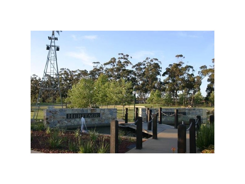 79 Livingston Boulevard, Pakenham VIC 3810