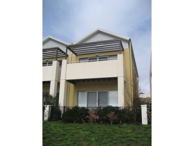 5/2 The Entrance, Pakenham VIC 3810