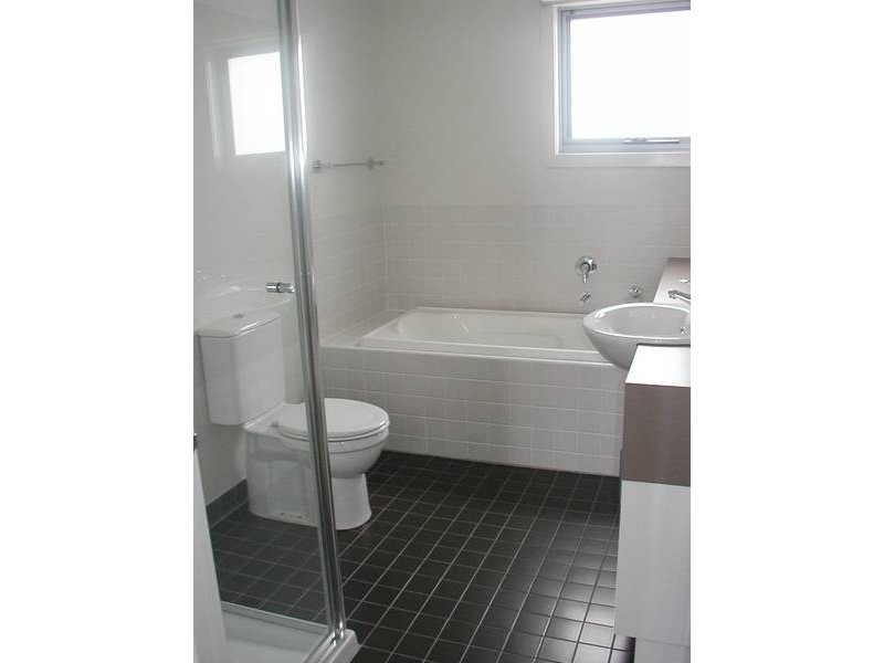 5/2 The Entrance, Pakenham VIC 3810