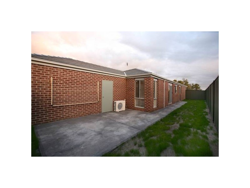 44 Volta Lane, Pakenham VIC 3810