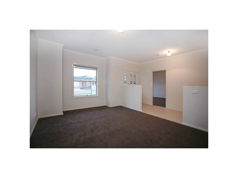 90 Botanic Drive, Pakenham VIC 3810