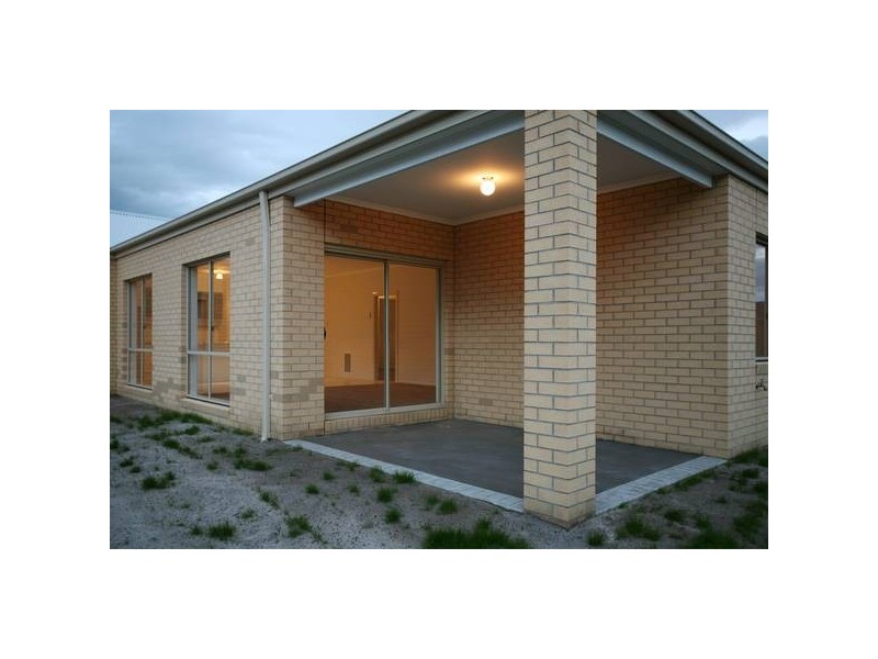 90 Botanic Drive, Pakenham VIC 3810