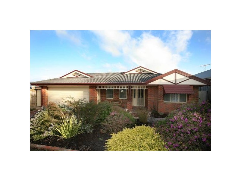 5 Overland Rise, Pakenham VIC 3810