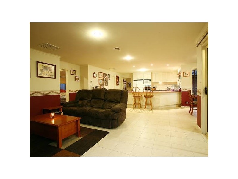 5 Overland Rise, Pakenham VIC 3810