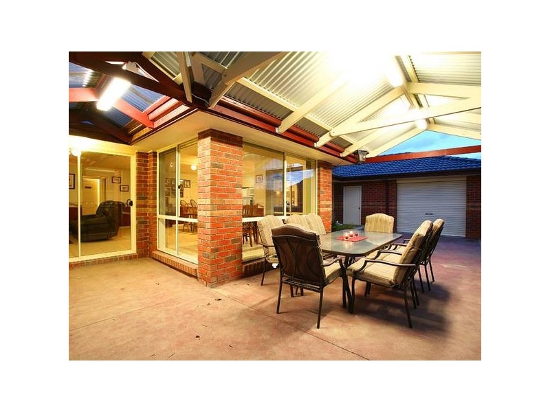 5 Overland Rise, Pakenham VIC 3810