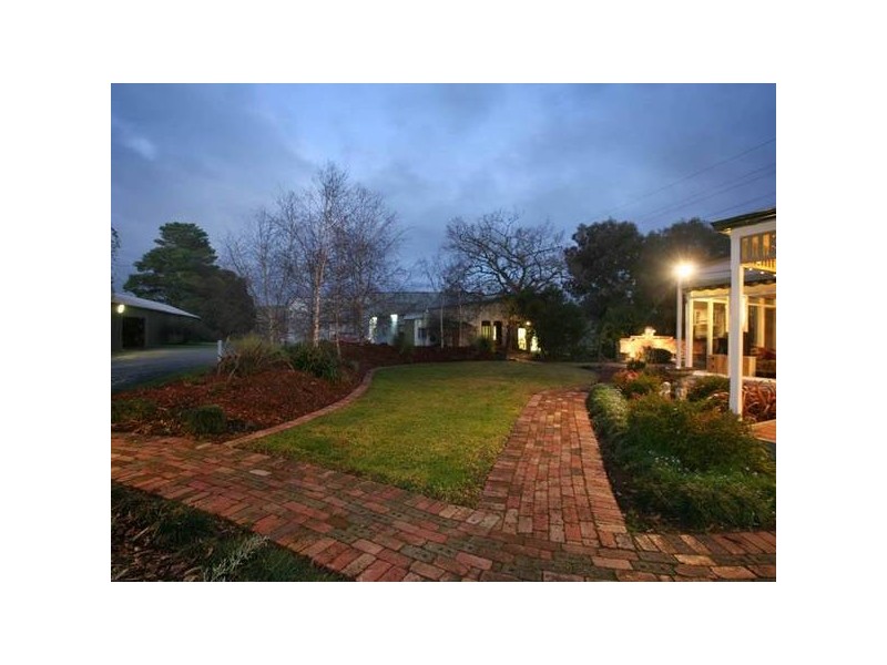 166 Toomuc Valley Road, Pakenham VIC 3810