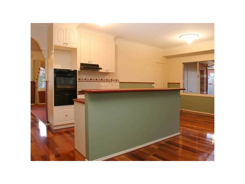 10 St. Leonards Way, Pakenham VIC 3810
