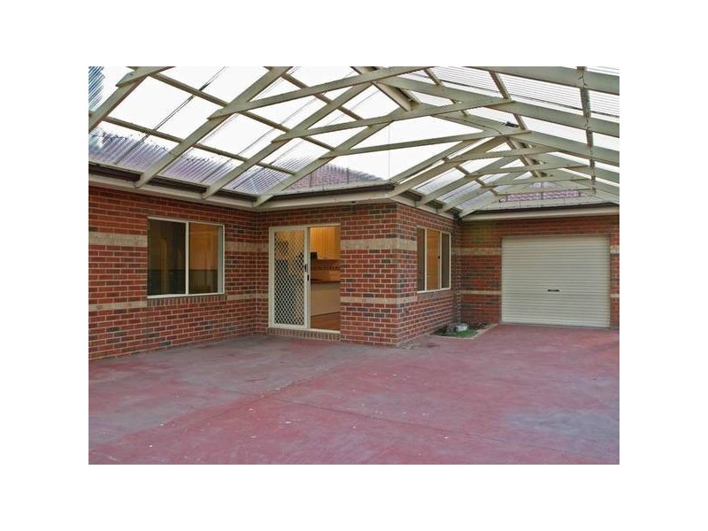 10 St. Leonards Way, Pakenham VIC 3810