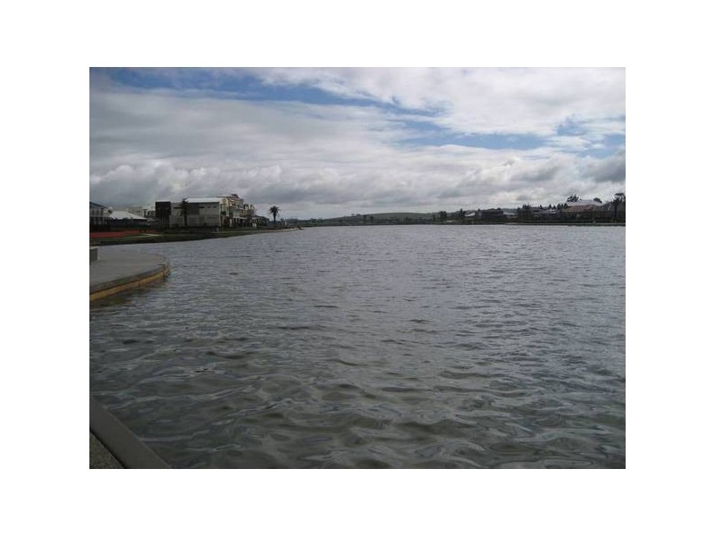 5/2 The Entrance, Pakenham VIC 3810