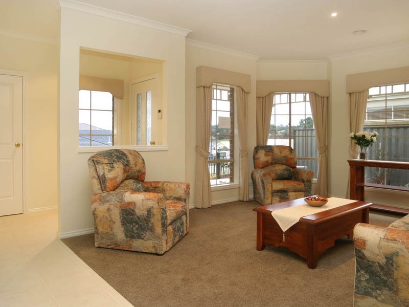 4 Lucerne Circuit, Pakenham VIC 3810