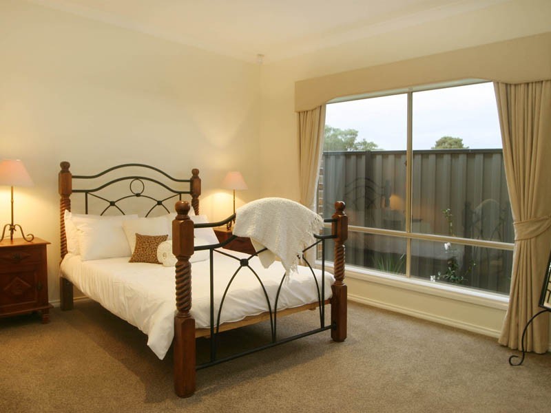 4 Lucerne Circuit, Pakenham VIC 3810