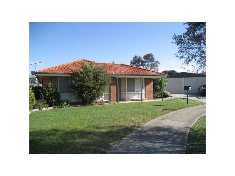 13 Montclaire Court, Pakenham VIC 3810