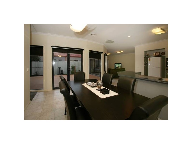 11 Riley Court, Pakenham VIC 3810