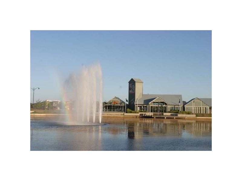 8 Kingsdale Crescent, Pakenham VIC 3810