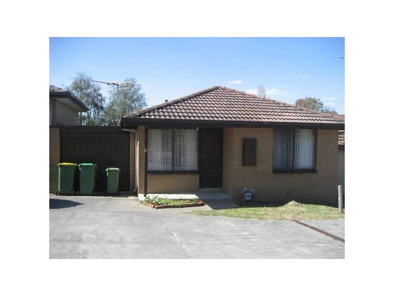 8/27 Princes Highway, Pakenham VIC 3810