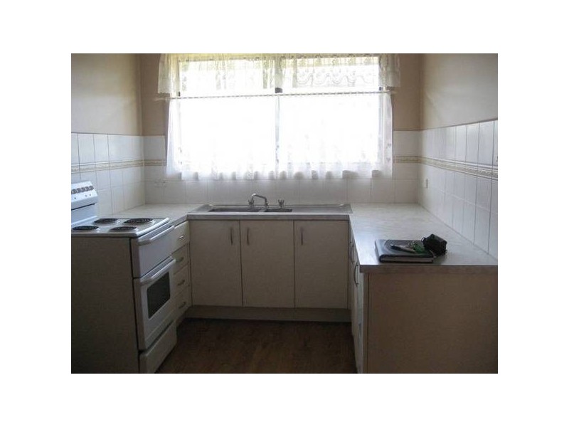 8/27 Princes Highway, Pakenham VIC 3810