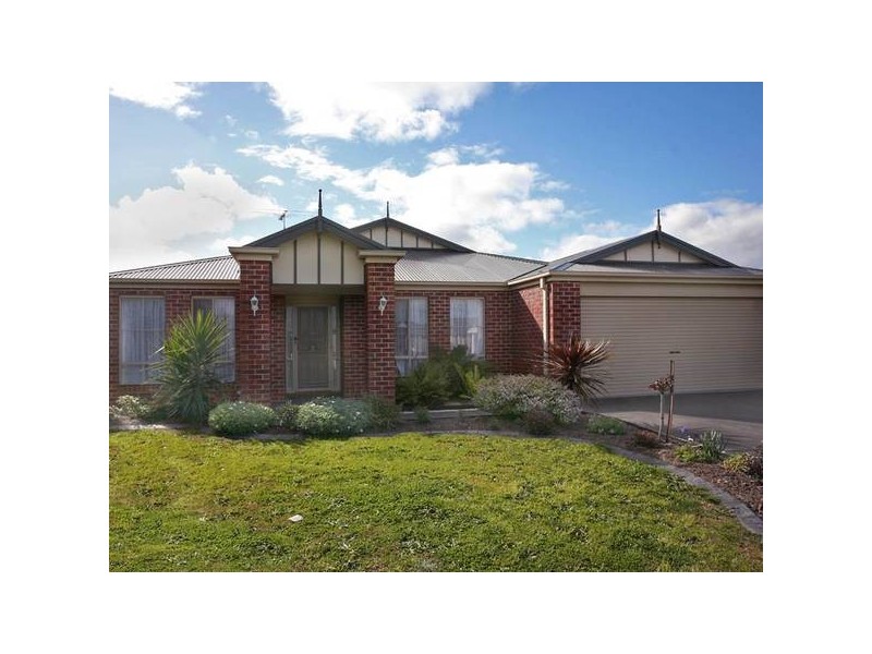 12 Vaughan Court, Pakenham VIC 3810