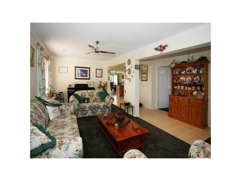 12 Vaughan Court, Pakenham VIC 3810