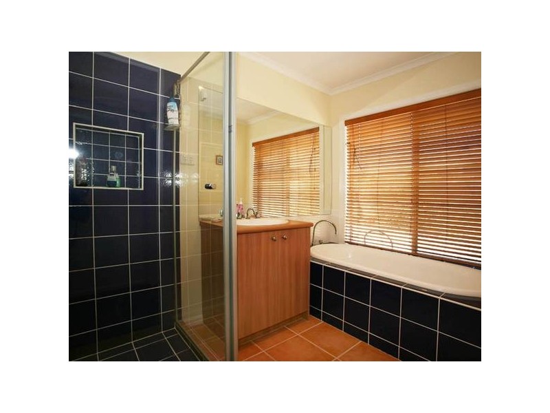 12 Vaughan Court, Pakenham VIC 3810