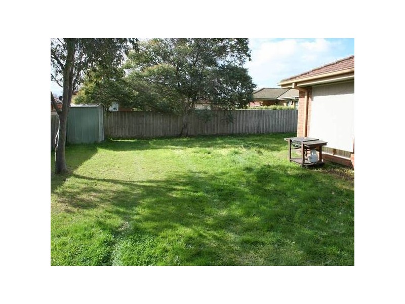 2 Souhail Court, Berwick VIC 3806