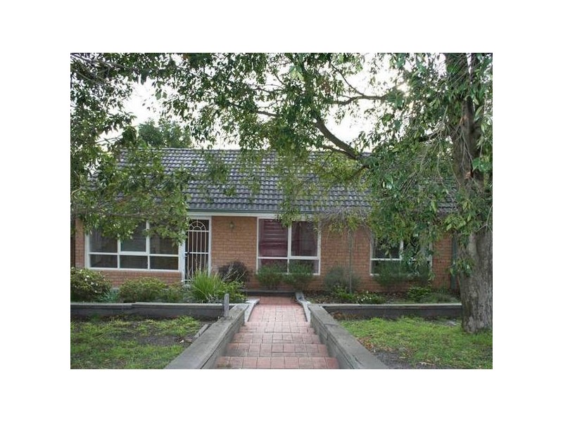 18 Lyle Ave, Beaconsfield VIC 3807