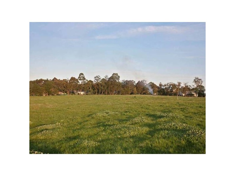 17 Wattletree Road, Bunyip VIC 3815