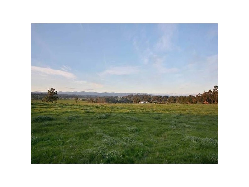 17 Wattletree Road, Bunyip VIC 3815