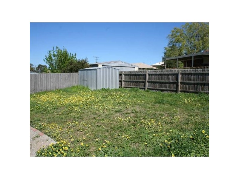 5 Ben Drive, Pakenham VIC 3810