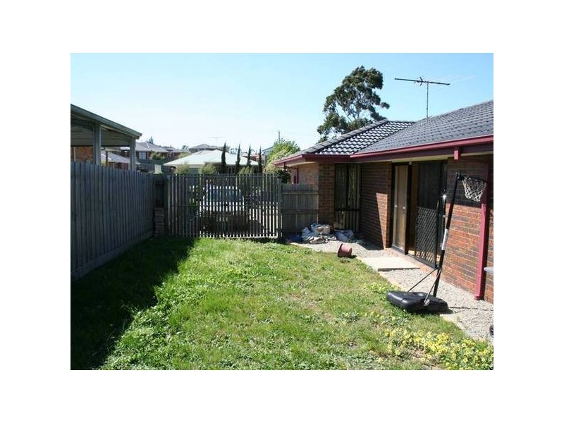 5 Ben Drive, Pakenham VIC 3810