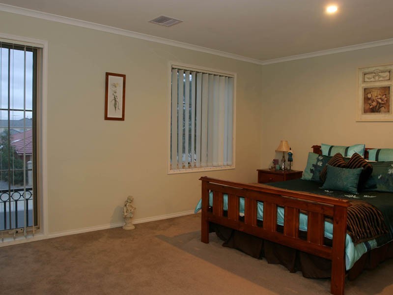 27 Arbour Rise, Pakenham VIC 3810