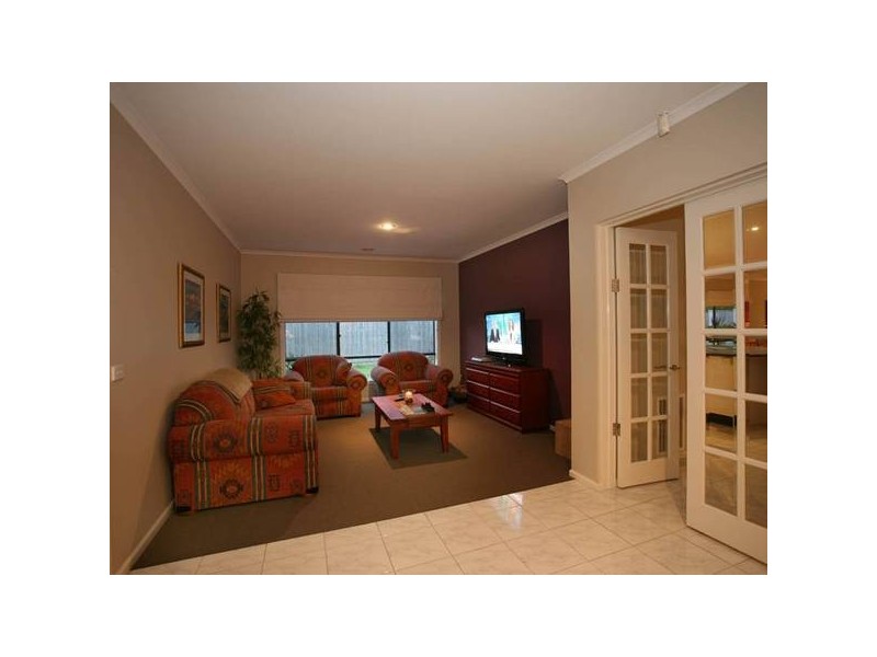 26 Henry Lawson Drive, Pakenham VIC 3810
