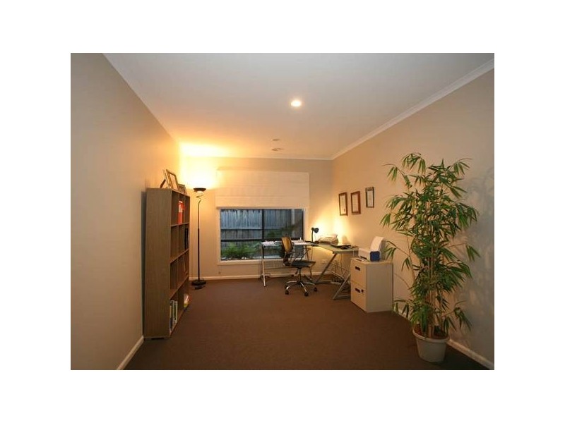 26 Henry Lawson Drive, Pakenham VIC 3810