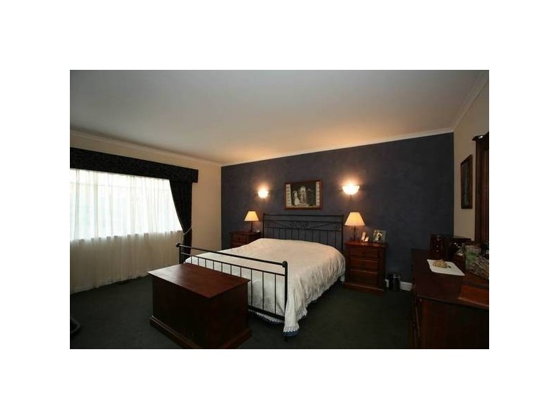 30 Main Street, Nar Nar Goon VIC 3812