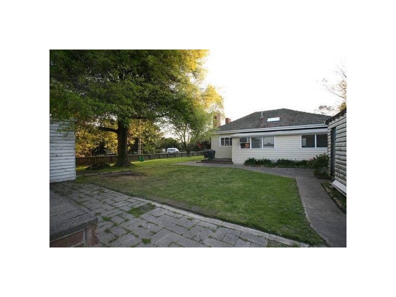 30 Main Street, Nar Nar Goon VIC 3812