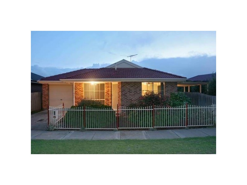 1 Rundell Way, Pakenham VIC 3810