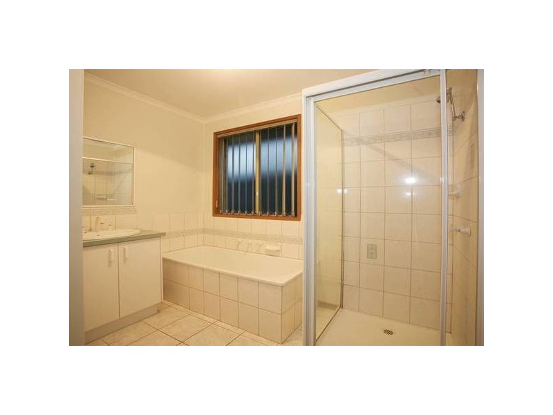 1 Rundell Way, Pakenham VIC 3810