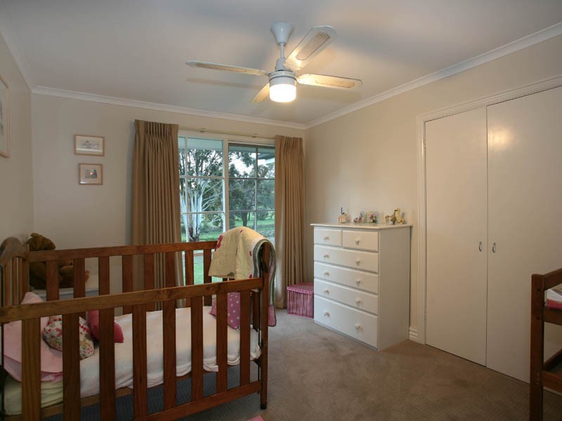 10 Ellis Road, Bunyip North VIC 3815