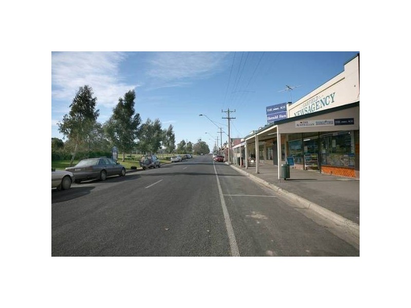 77 Main Street, Garfield VIC 3814