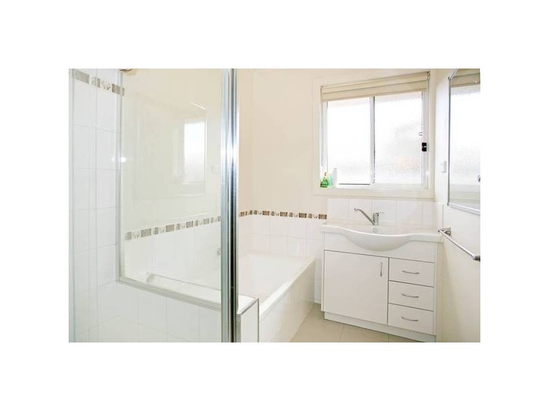 1/3 Acacia Court, Pakenham VIC 3810