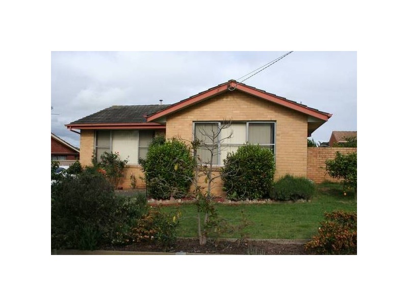 19 Deveney Street, Pakenham VIC 3810