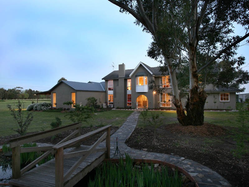 10 Ellis Road, Bunyip North VIC 3815
