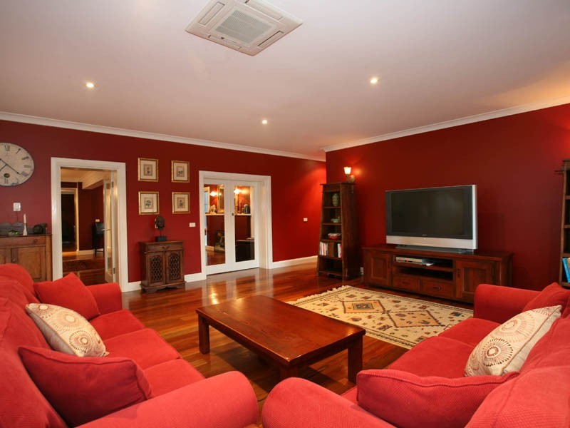 10 Ellis Road, Bunyip North VIC 3815