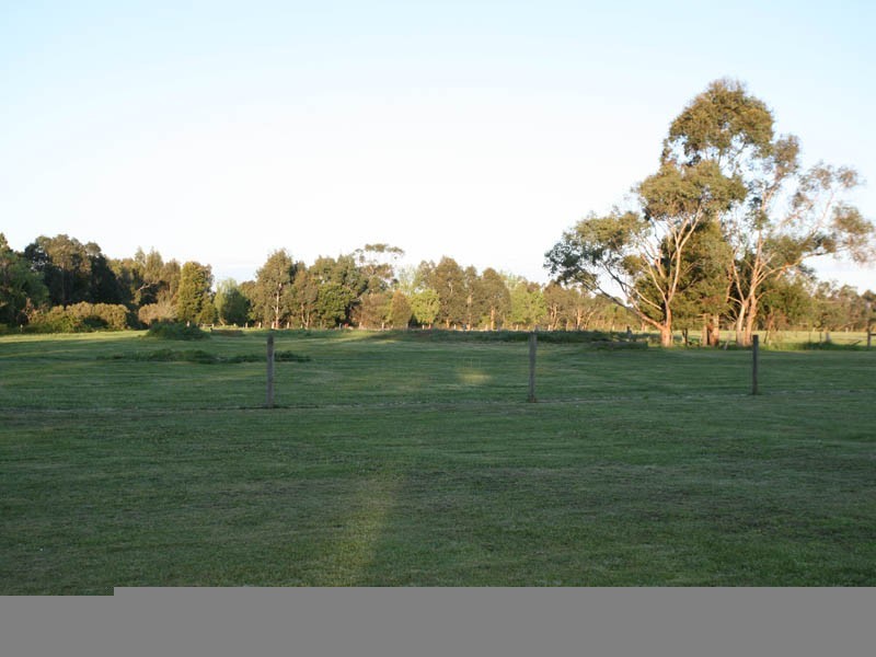 10 Ellis Road, Bunyip North VIC 3815