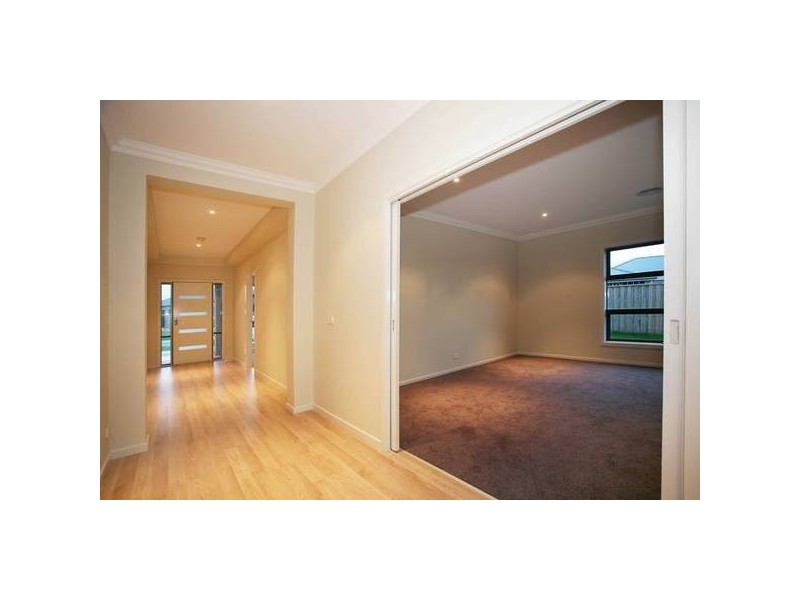 40 Banjo Patterson Drive, Pakenham VIC 3810