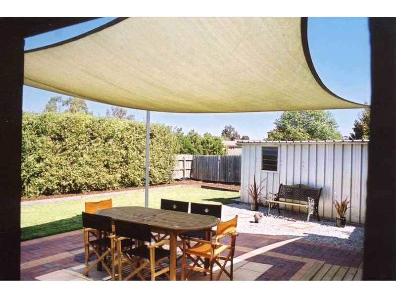 13 Cyprus Place, Pakenham VIC 3810