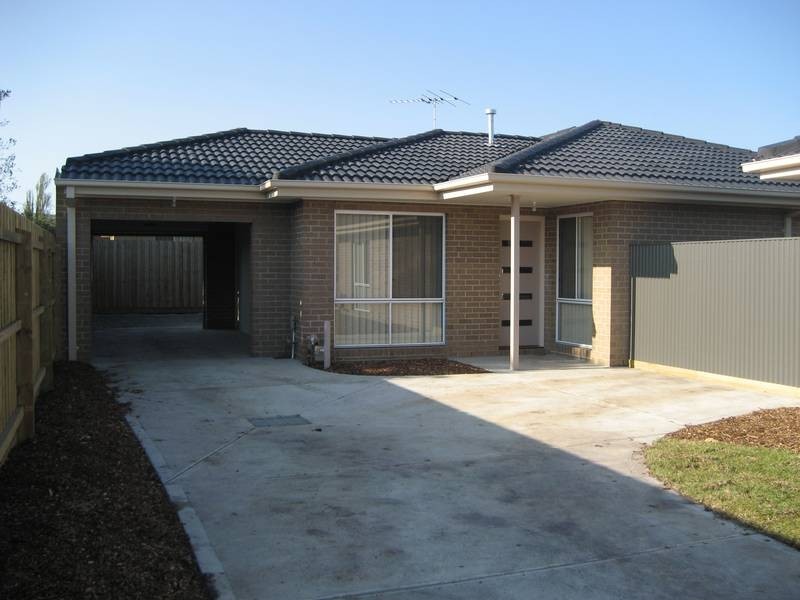3/3 Acacia Court, Pakenham VIC 3810